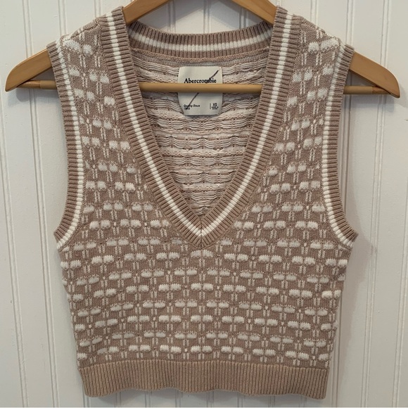 Abercrombie & Fitch Sweaters - Abercrombie & Fitch Sweater Vest